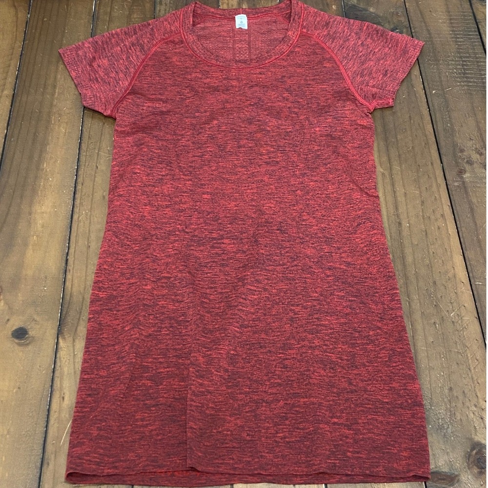Lululemon Swiftly Tech Short Sleeve Crew Red Space Dye Athletic‎ Top Size 4